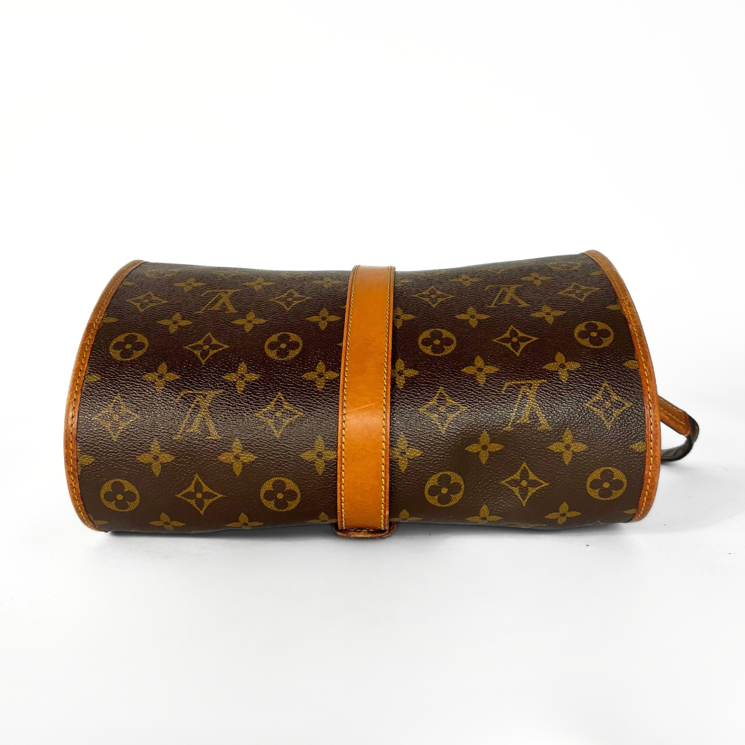 Louis Vuitton Louis Vuitton Marne Messenger Monogram Canvas - Crossbody bags - Etoile Luxury Vintage