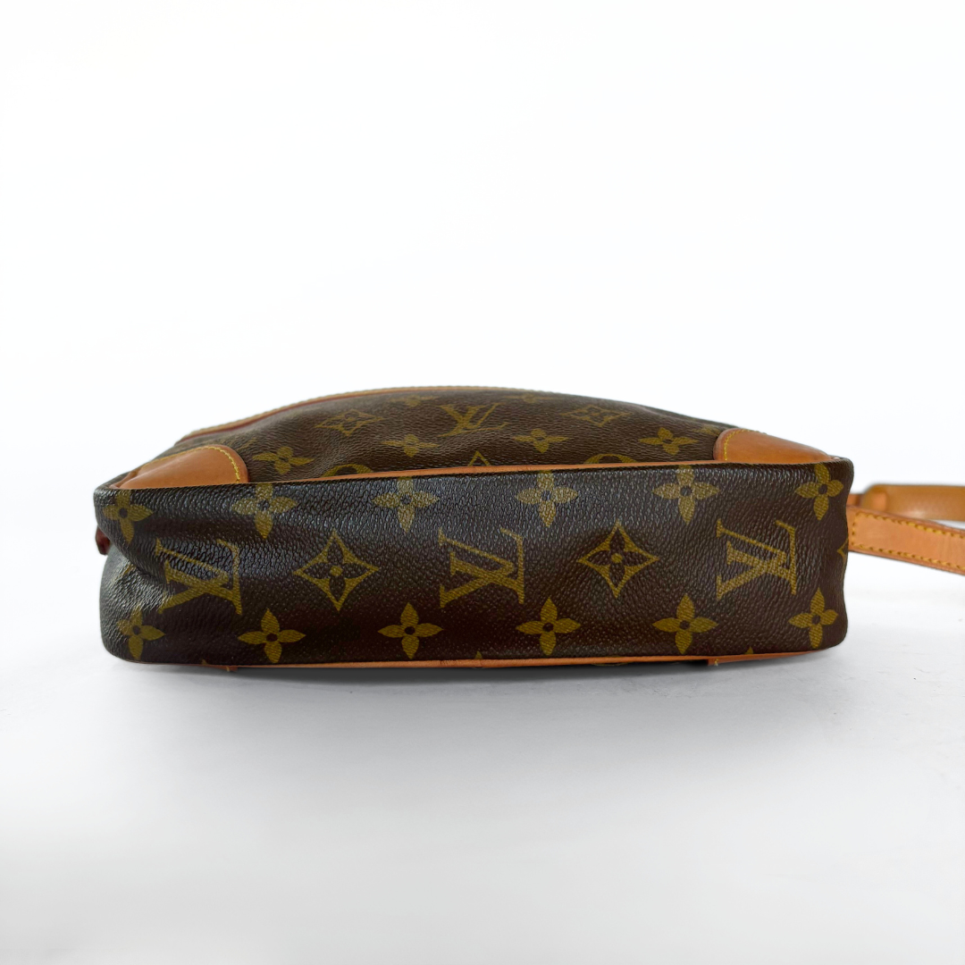 Louis Vuitton Louis Vuitton Trocadero PM Monogram Canvas - Crossbody bags - Etoile Luxury Vintage