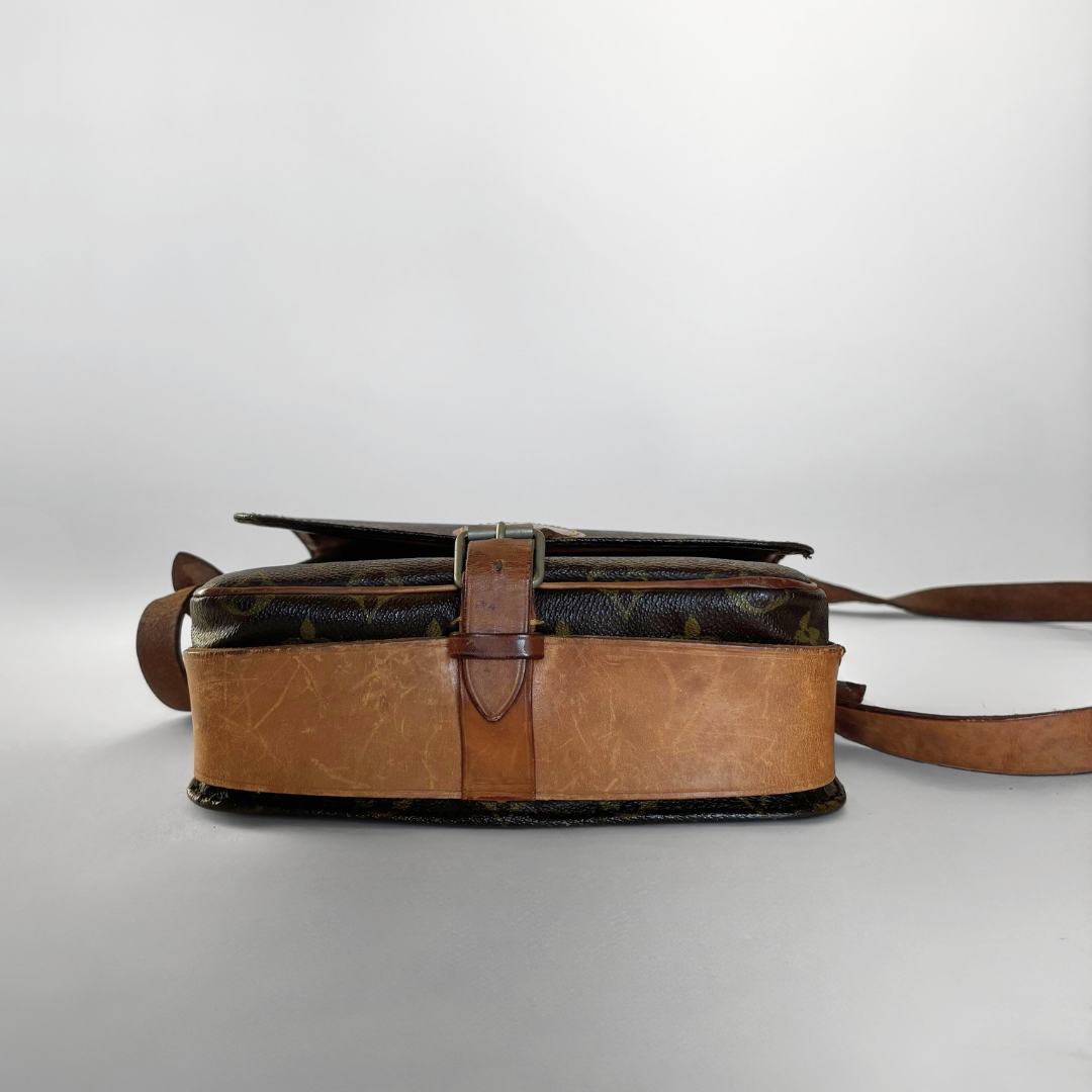 Louis Vuitton Louis Vuitton Cartouchi&egrave;re MM Monogram Canvas - Crossbody bags - Etoile Luxury Vintage