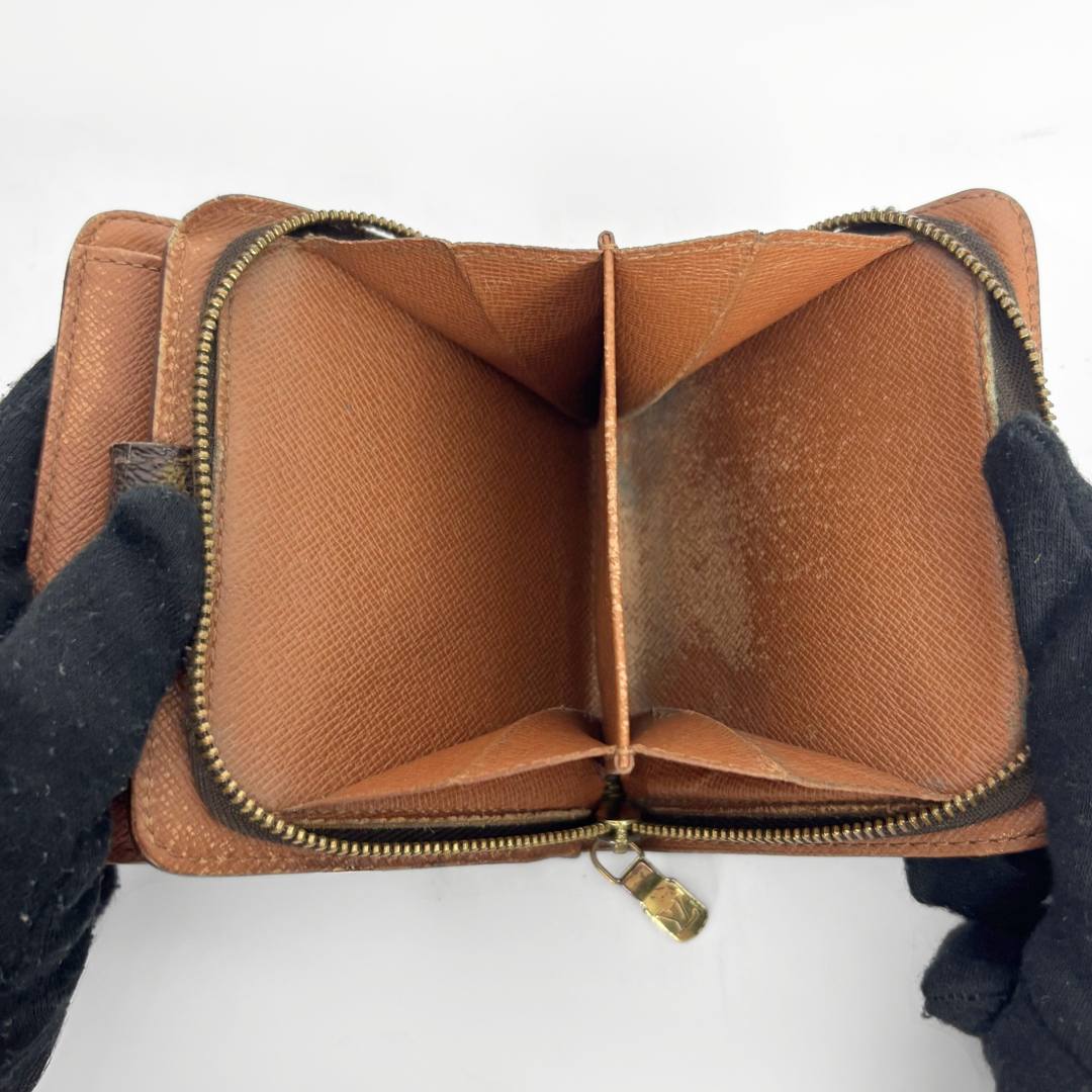 Louis Vuitton Zipper Wallet