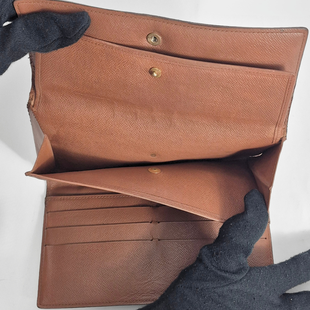 Louis Vuitton Wallet International