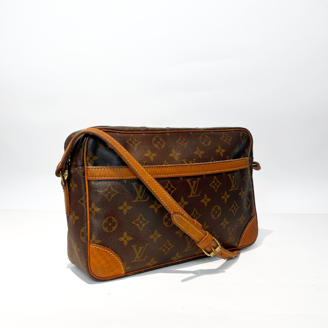 Louis Vuitton Louis Vuitton Trocadero GM Monogram Canvas - Crossbody bags - Etoile Luxury Vintage