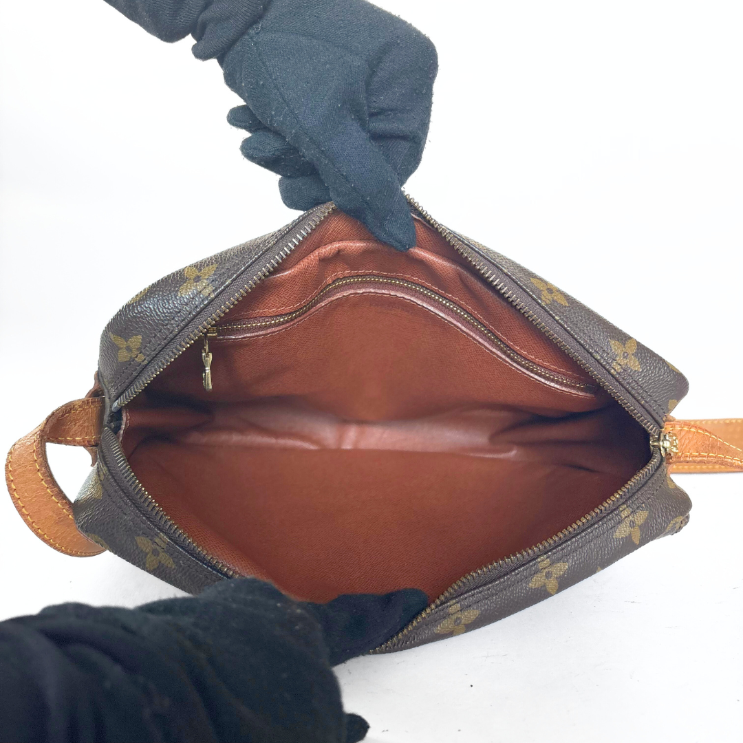 Louis Vuitton Louis Vuitton Jeune Fille Monogram Canvas - Crossbody bags - Etoile Luxury Vintage