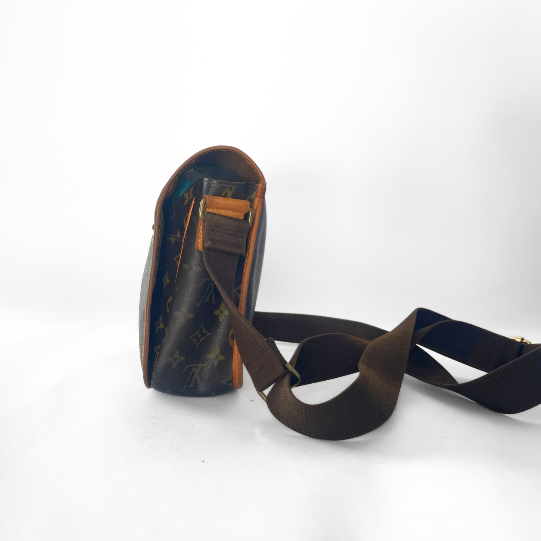 Louis Vuitton Louis Vuitton Bosphore Messenger in Monogram Canvas. - Crossbody bags - Etoile Luxury Vintage