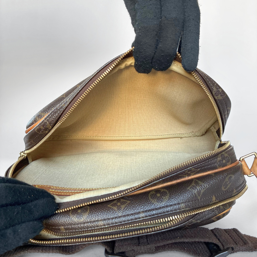 Louis Vuitton Louis Vuitton Reporter PM Monogram Canvas - Crossbody bags - Etoile Luxury Vintage