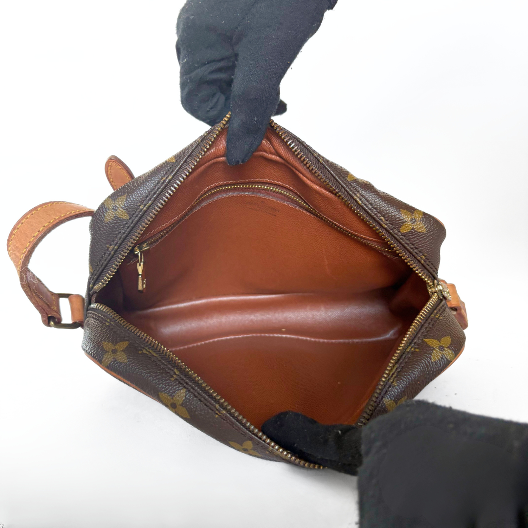 Louis Vuitton Louis Vuitton Trocadero PM Monogram Canvas - Crossbody bags - Etoile Luxury Vintage