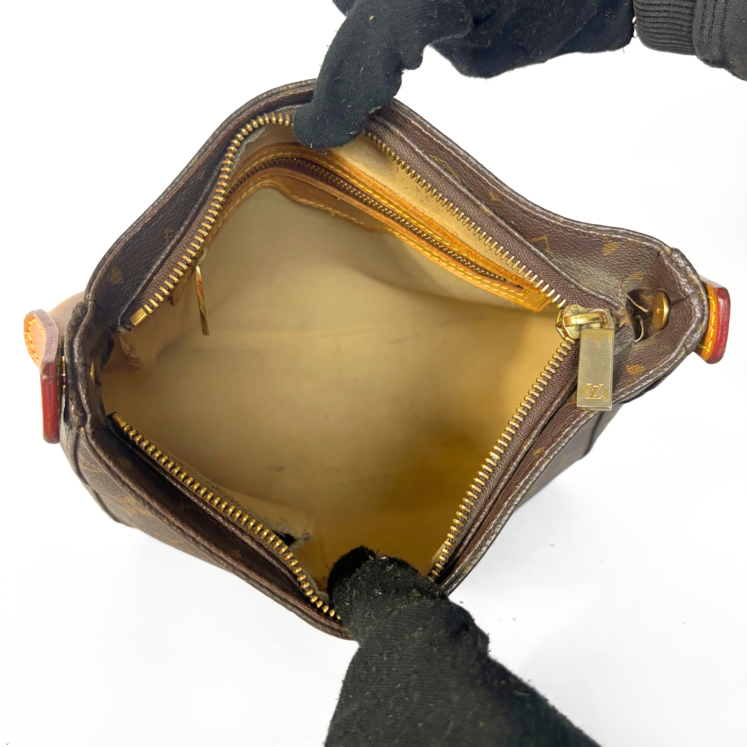 Louis Vuitton Louis Vuitton Looping MM Monogram Canvas - Shoulder bags - Etoile Luxury Vintage