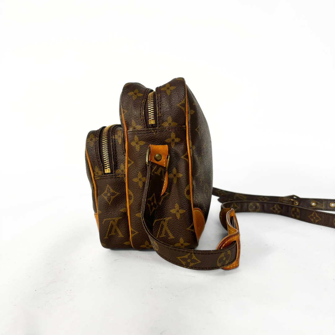 Louis Vuitton Louis Vuitton Nile Monogram Canvas - Crossbody bags - Etoile Luxury Vintage