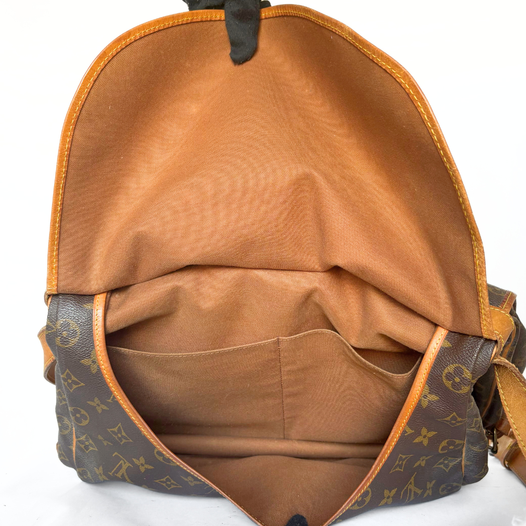 Louis Vuitton Louis Vuitton Saumur 35 Monogram Canvas - Crossbody bags - Etoile Luxury Vintage