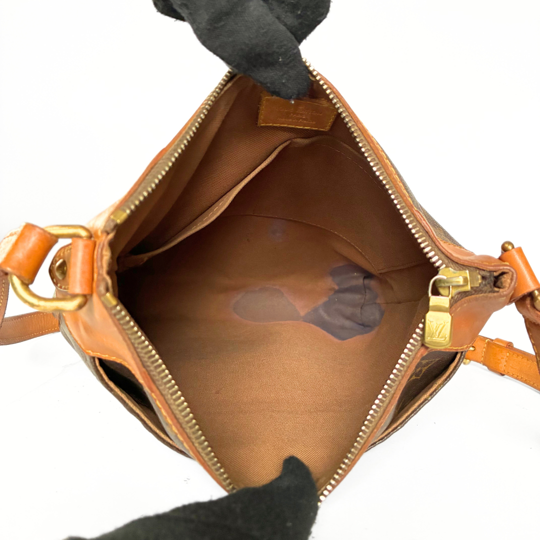 Louis Vuitton Louis Vuitton Odeon PM Monogram Canvas - Crossbody bags - Etoile Luxury Vintage