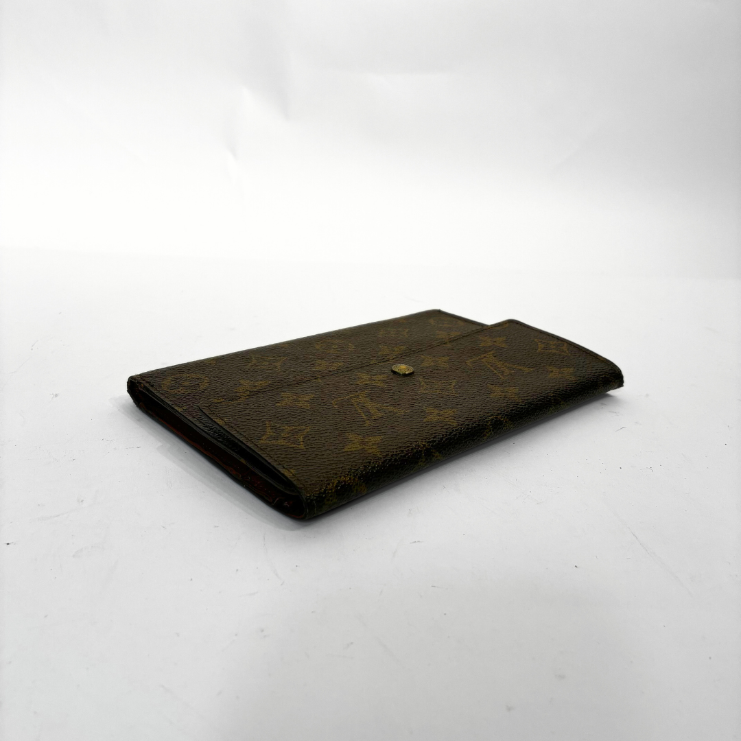 Louis Vuitton Louis Vuitton International Medium Wallet Monogram Canvas - Wallets - Etoile Luxury Vintage