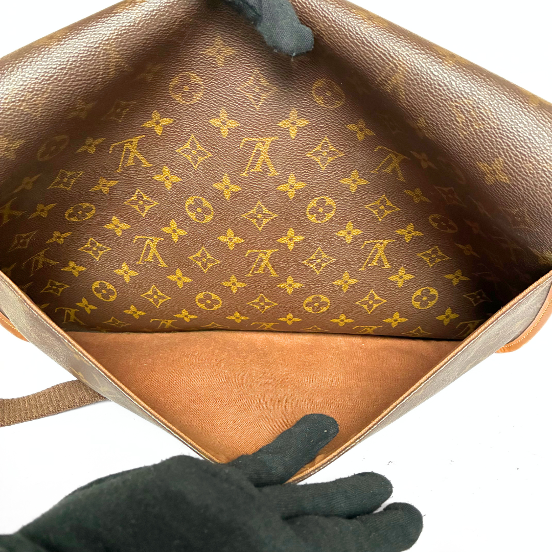 Louis Vuitton Louis Vuitton Gibeci&egrave;re GM Monogram Canvas - Crossbody bags - Etoile Luxury Vintage