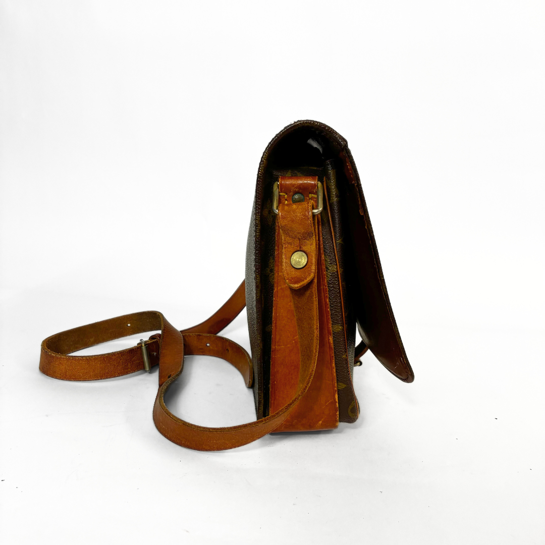 Louis Vuitton Louis Vuitton Cartouchi&egrave;re GM Monogram Canvas - Crossbody bags - Etoile Luxury Vintage