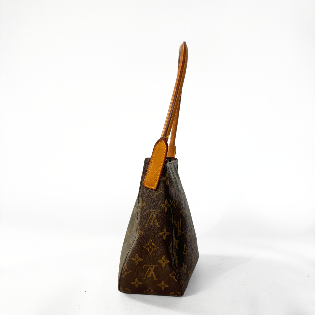 Louis Vuitton Louis Vuitton Looping MM Monogram Canvas - Shoulder bags - Etoile Luxury Vintage