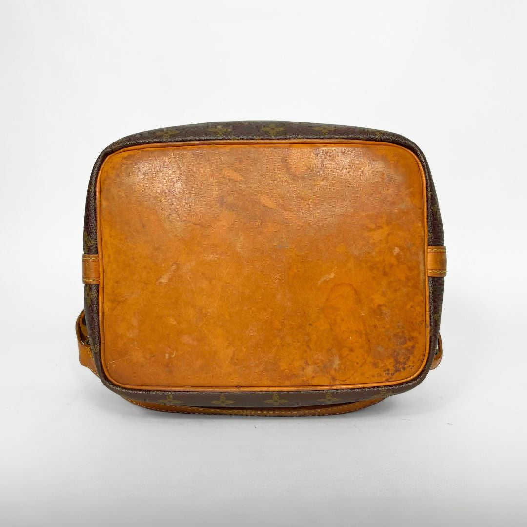 Louis Vuitton Louis Vuitton Petit No&eacute; Monogram Canvas - Shoulder bags - Etoile Luxury Vintage