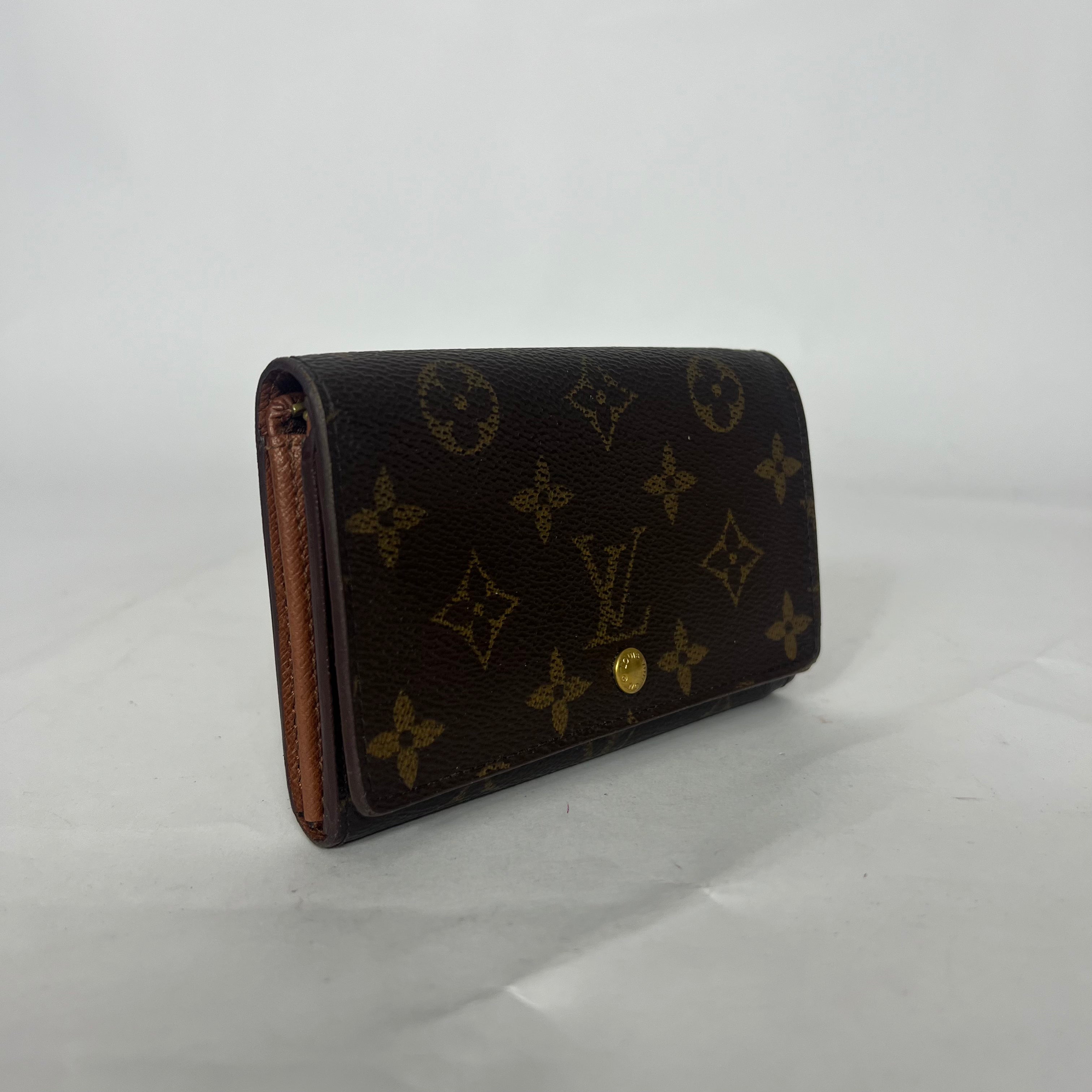 Louis Vuiton  wallet medium