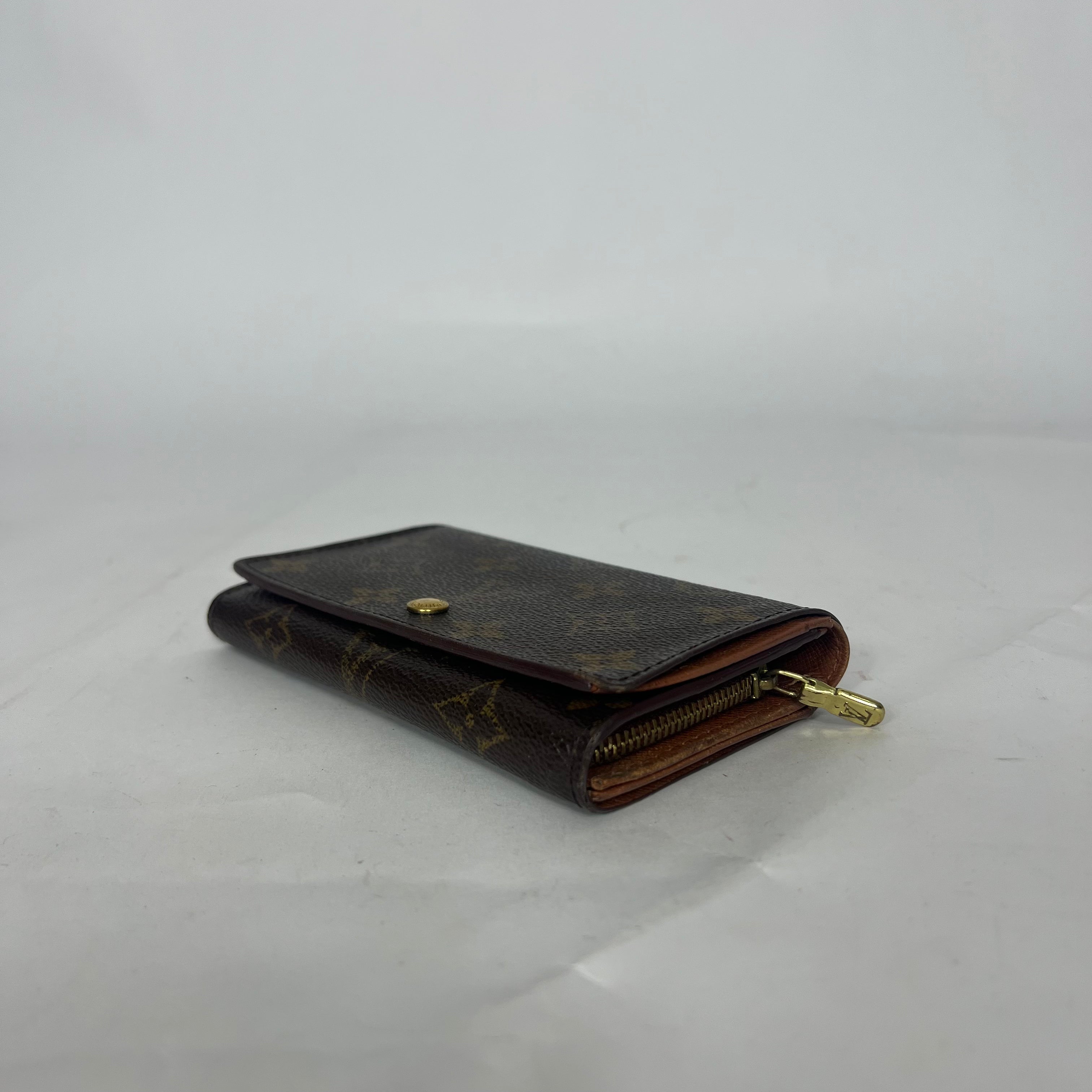 Louis Vuiton  wallet medium