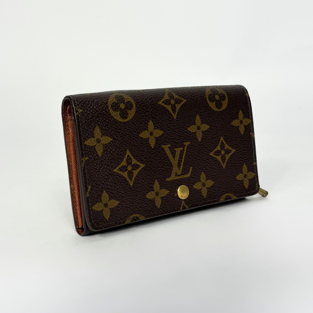 Louis Vuitton Medium Wallet