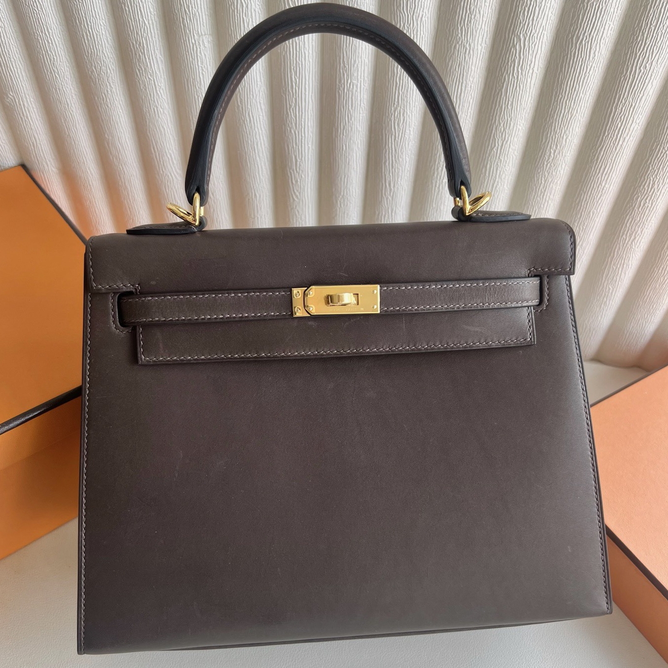 Hermes Kelly Sellier 25 Handmade Bag in Ebene Barenia Calfskin 