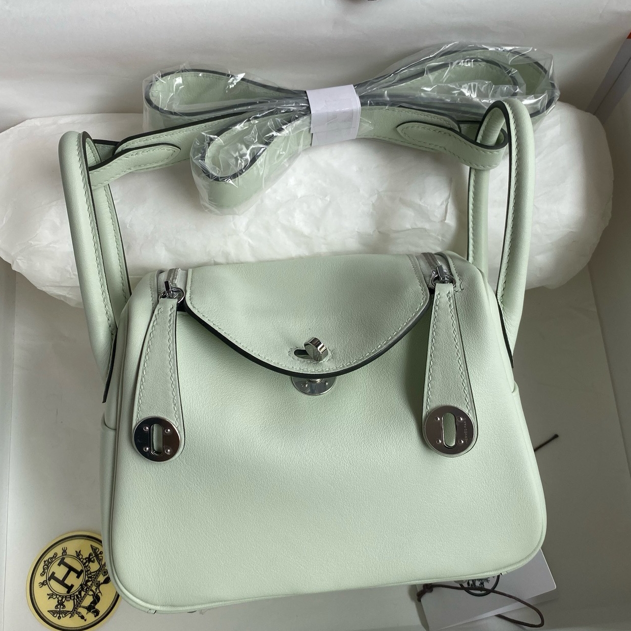 Hermes Mini Lindy Handmade Bag in Vert Fizz Swift Leather