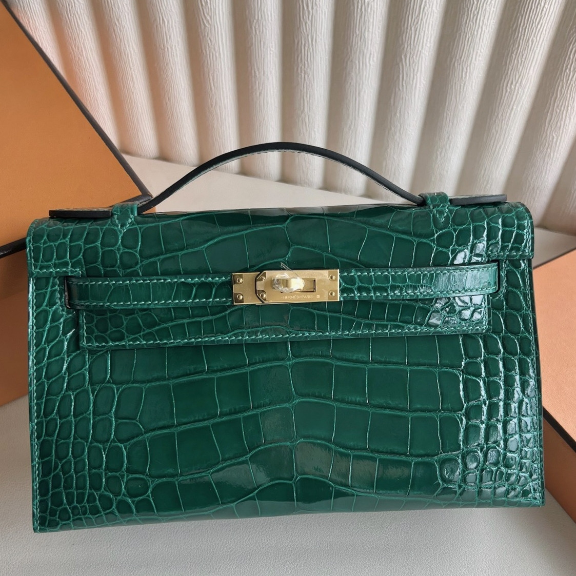 Hermes Kelly Pochette Handmade Bag In Vert Emeraude Shiny Alligator Leather